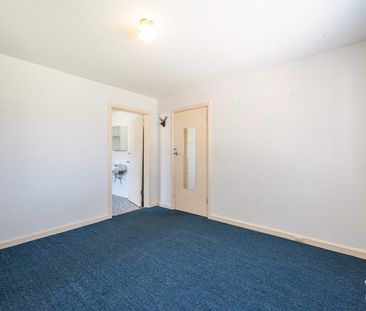 GREAT LOCATION! - Photo 4