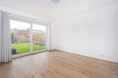 3 bedroom semi-detached house to rent - Photo 4