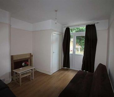 Newcombe Road, Southampton, SO15 - Photo 4