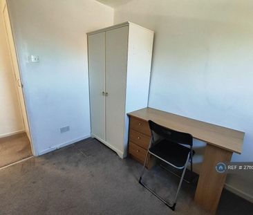 1 bedroom in a house share to rent - Photo 6