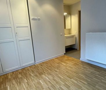Appartement te huur in Brugge voor € 790 met 1 slaapkamer - Photo 3
