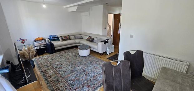 4 bedroom semi-detached house to rent - Photo 1