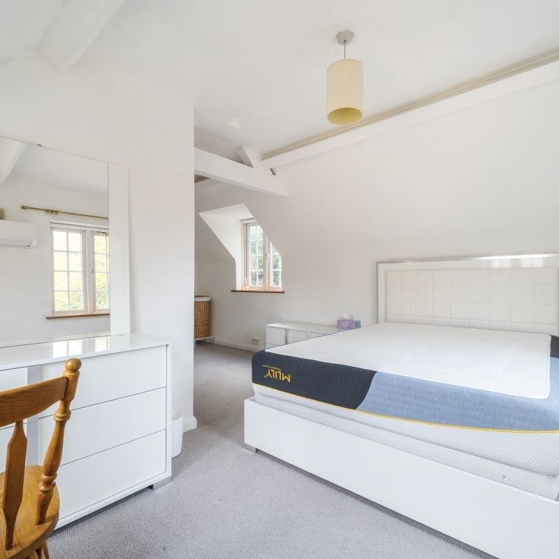 5 bedroom detached house to rent - Photo 1