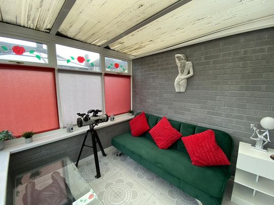 3 bedroom semi-detached house to rent - Photo 1