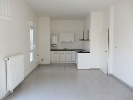 Location Appartement 2 pièces 49m² REIMS 51100 - Photo 4