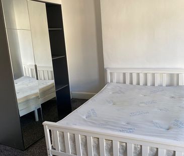 4 Bed End Terrace, Birchfield Road, L4 - Photo 2