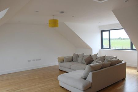 4 bedroom terraced house to rent - Photo 3