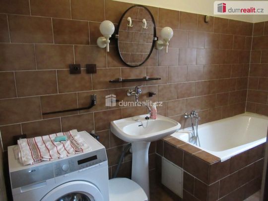 Pronájem bytu 2+1 58 m², Hošťálkova 653, Praha - Photo 1