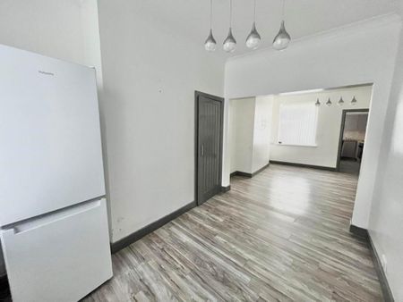 3 bedroom terraced house to rent - Photo 2