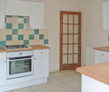 2 bedroom Terraced for rent - Photo 4