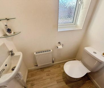 2 bedroom semi-detached house to rent - Photo 4