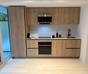 For Lease - 127 Broadway Avenue Unit# 402, Toronto, Ontario - Photo 2