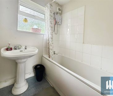 Hall Cross Road, Lowerhouses, Huddersfield, HD5 - Photo 2