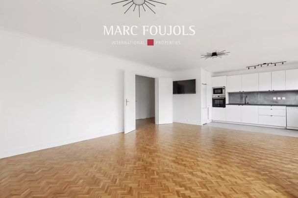 (Français) Paris XVI. Location meublée de 100m² avec balcon et parking. - Photo 1