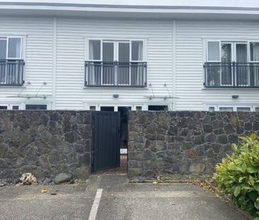 Nice and tidy great location - Photo 6
