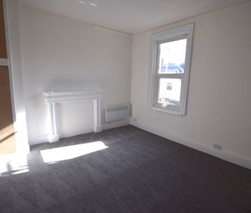 To Let 2 Bed Apartment - Photo 6