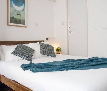 Studio Flat, Mapesbury Road, NW2 - Photo 1