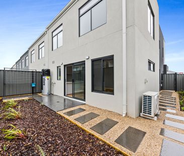 Contemporary Living in Mickleham - Photo 5