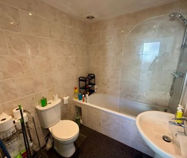 1 bedroom in a house share to rent - Photo 6