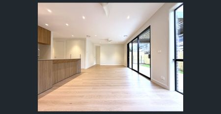 Band New Luxurious 4+Study House Close to Metro - Photo 2