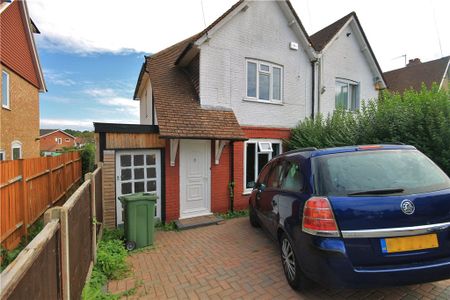 Raymond Crescent, Guildford - Photo 3