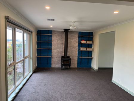 Fabulous family home in a great location - Photo 5