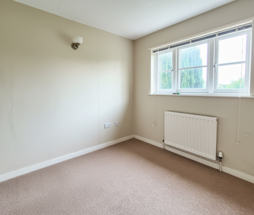 4 bedroom terraced house to rent - Photo 4