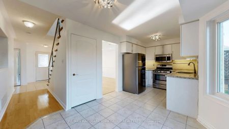 Detached Home For Lease | N9244586 - Photo 4