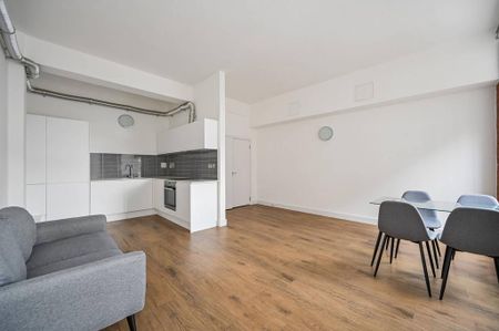1 bedroom flat to rent - Photo 2