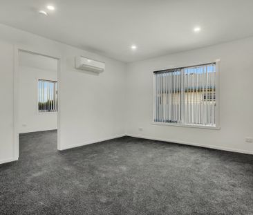 2/11 Maxwell Place, Devonport - Photo 1