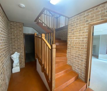 Spacious Family Home - Photo 5