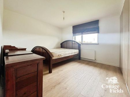 4 bedroom end of terrace house to rent - Photo 3