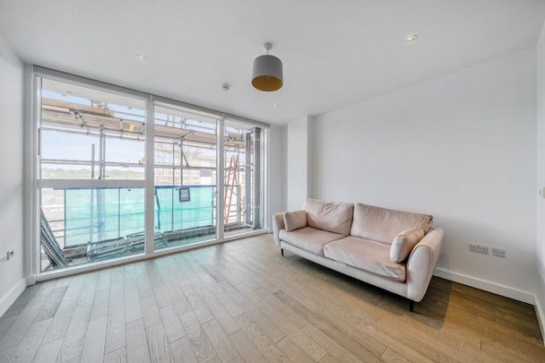 30 River Garden Walk, London, SE10 - Photo 1