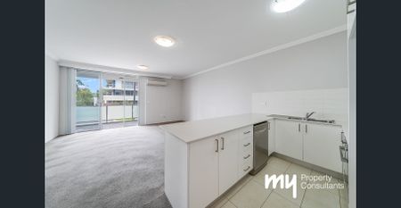 CONTEMPORARY LIVING IN PARK CENTRAL - Photo 4