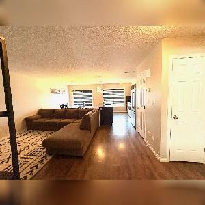 Paisley SW Edmonton 4 Bed 3.5 Bath Duplex For Rent - Photo 1