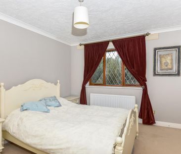 5 bedroom detached house to rent - Photo 2