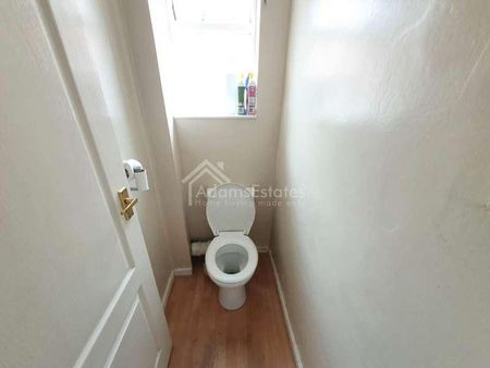 Wayne Close, Batley, WF17 - Photo 4