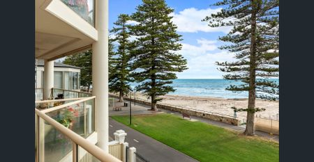 Beautiful Two Bedroom Apartment with Sea Views in the Heart of Glenelg - Photo 3
