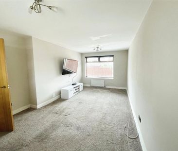 2 bedroom end of terrace house to rent - Photo 5