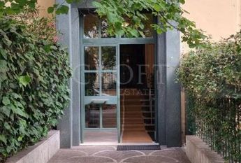 Parioli-Piazza delle Muse: Restored 3 bedroom, 3 Bath, spacious living, kitchen, balcony, near park, master bed & 2 single bedrooms. Ref 1045