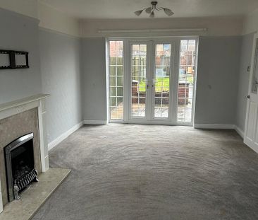 3 bedroom terraced house to rent - Photo 2