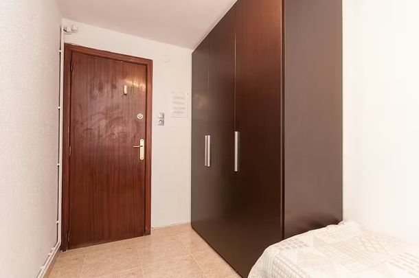 Avinguda de la Mare de Déu de Bellvitge, L'Hospitalet de Llobregat, Catalonia 08907 - Photo 1