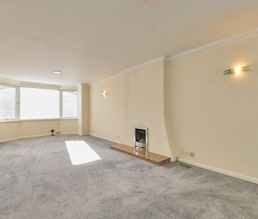 4 bedroom detached house to rent - Photo 2