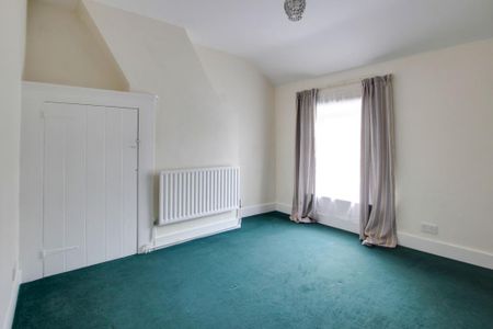 2 bedroom end of terrace house to rent - Photo 4