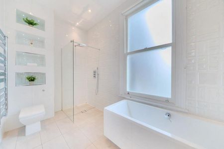 4 bedroom terraced house to rent - Photo 4