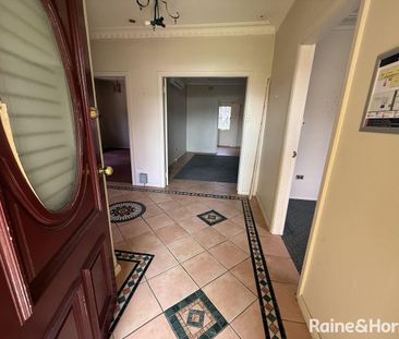 Residential Accommodation with a Flexible Floor Plan - Suit Mining ... - Photo 2