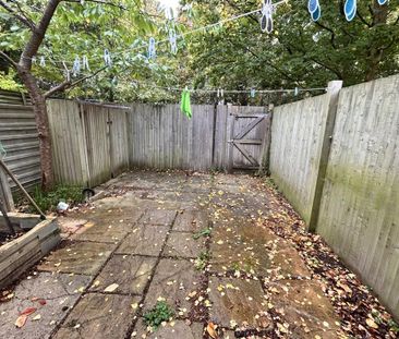 2 bedroom end of terrace house to rent - Photo 4