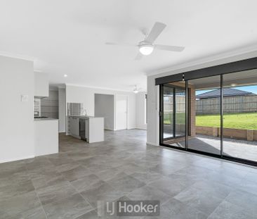 Ideal Family Home - Photo 4