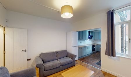 Spacious 7-Bedroom Student House with New Kitchen, 3 Bathrooms, and Large Garden - Photo 2