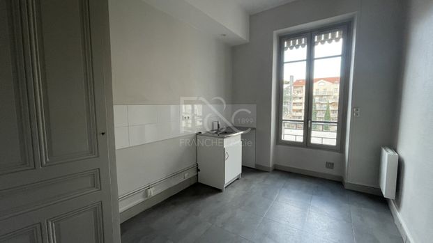 T3 de 87m² - Place Aristide Briand Lyon 3ème - Photo 1